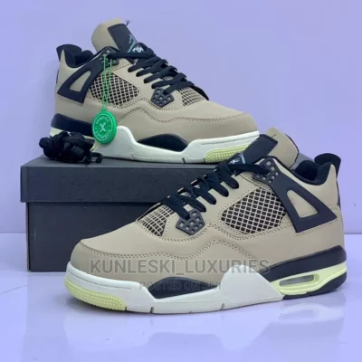 Air Jordan 4 Retro Fossil Sneakers